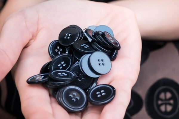 Guide to Finding the Best Coat Buttons Manufacturer in India